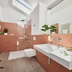 Seeger Living Premium Downtown 4*